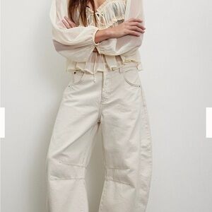NWT 
We The Free Good Luck Mid-Rise Barrel Jeans